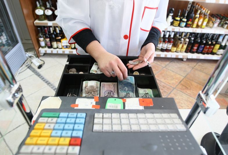 W kasę fiskalną muszą zaopatrzyć się m.in. prawnicy, lekarze, fryzjerzy i taksówkarze