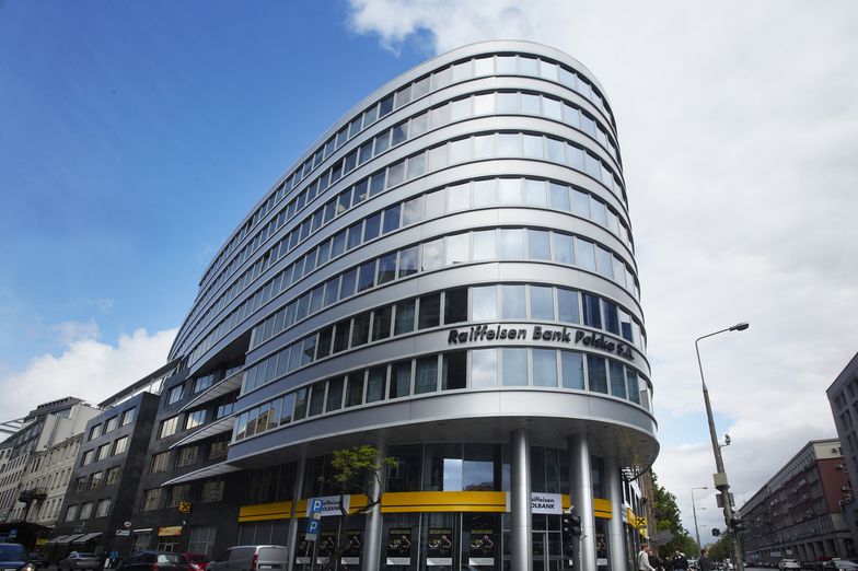 Bank sprawy nie komentuje, zasłaniając się "tajemnicą bankową".