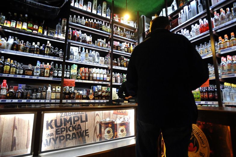 Rząd chce, żeby nocną trudniej było kupić napoje alkoholowe.