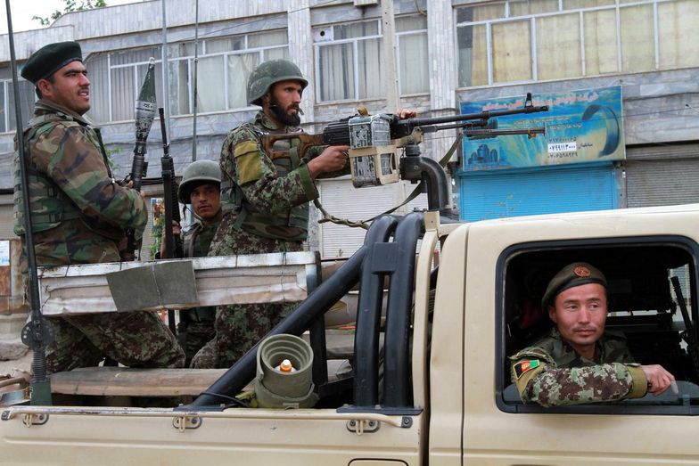 Zamach w Afganistanie. Bomba pod autobusem - 9 osób zginęło