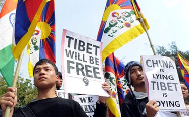 Chiny: Tybetańscy mnisi protestują przeciwko reżimowi