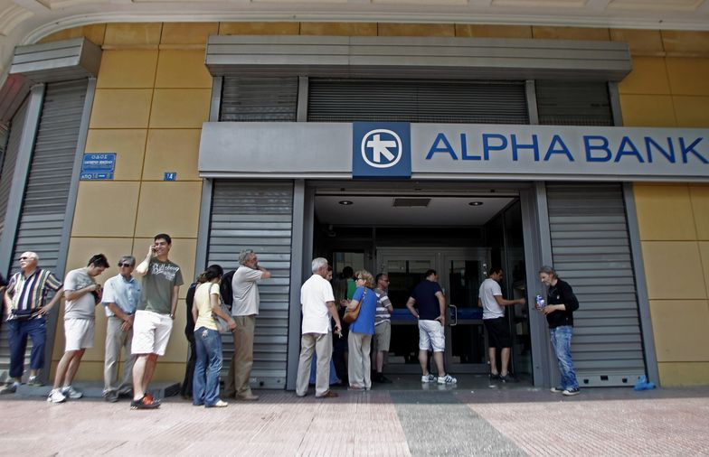 Dług Grecji. Szef Banku Francji jest za zastrzykiem gotówki dla greckich banków