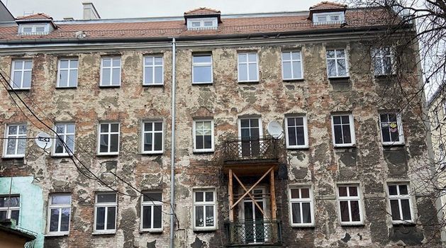 Wyłudzali mieszkania i truli właścicieli. Sześć osób nie żyje
