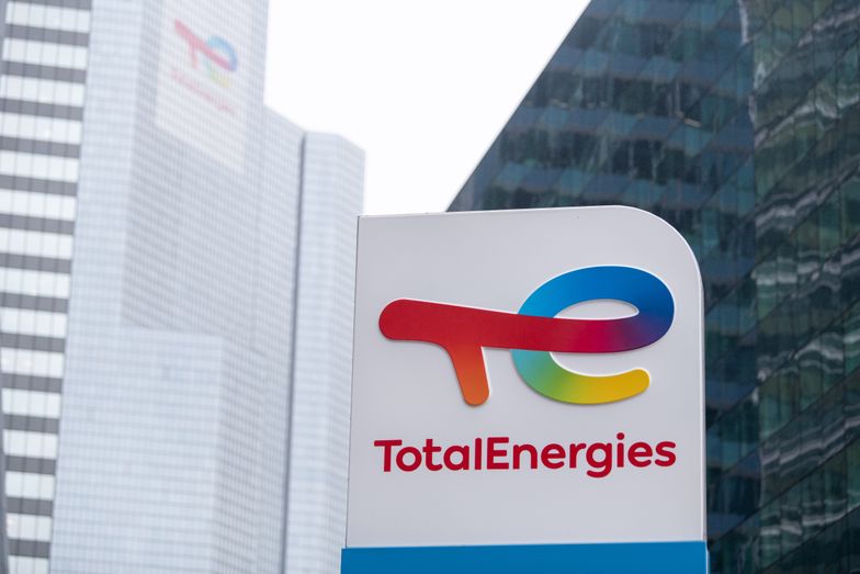TotalEnergies sprzedaje fabrykę w Rosji. Kolejny etap