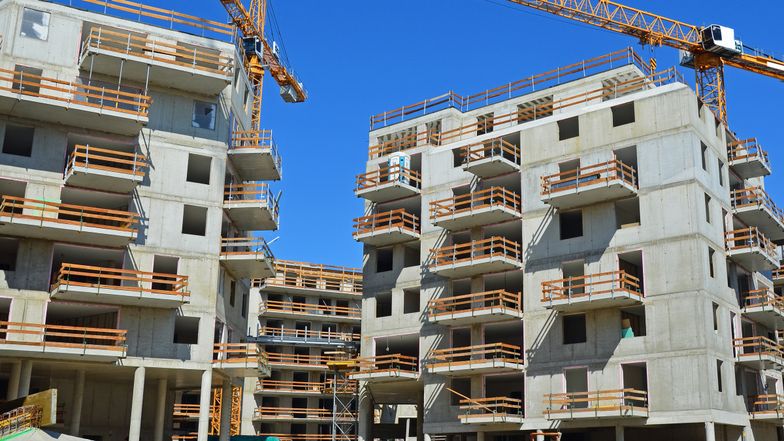 Boom na kredyty mieszkaniowe. KNF ostrzega przed ryzykiem stopy procentowej