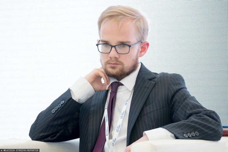 Blisko 65 mln zł w trzy lata. Takie nagrody dostali w Ministerstwie Finansów