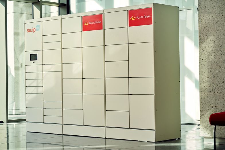 Poczta Polska stawia na automaty do odbioru paczek. Część z nich stanie w parafiach