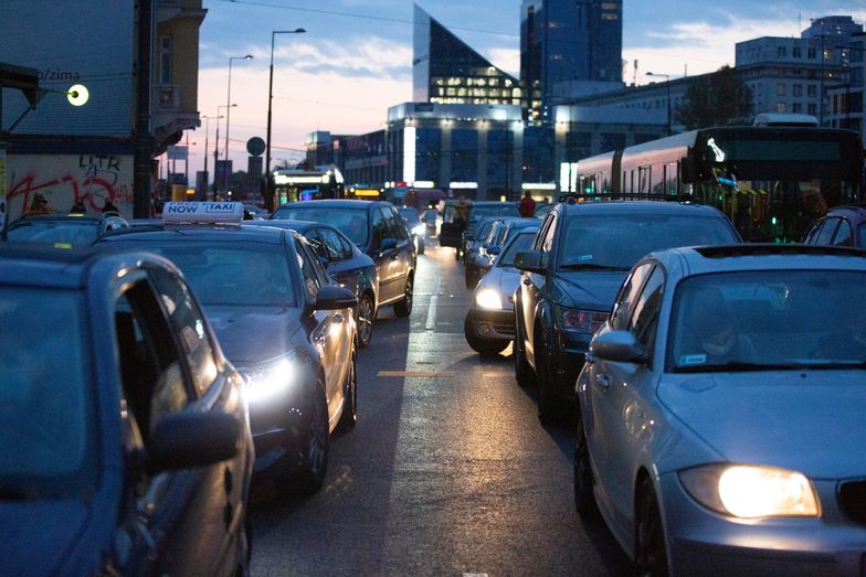 Kolejna odsłona wojny między przewoźnikami. Taksówkarze chcą wycofania kas fiskalnych Bolta i Ubera
