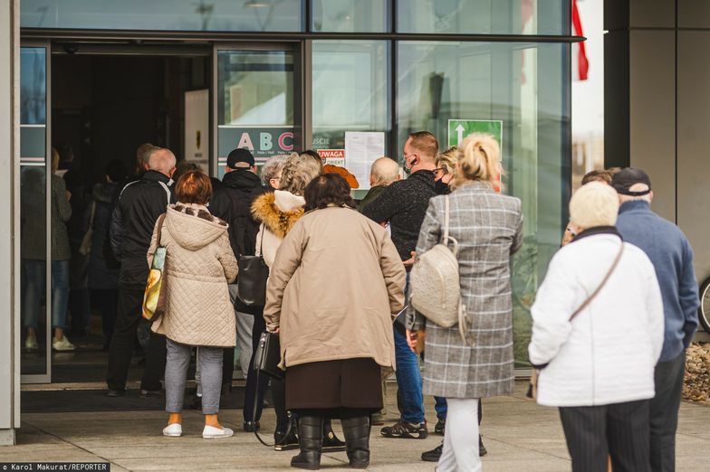 Lekarz: wolę zaszczepić, niż wylać. Nawet jeśli NFZ ma mi nie zapłacić