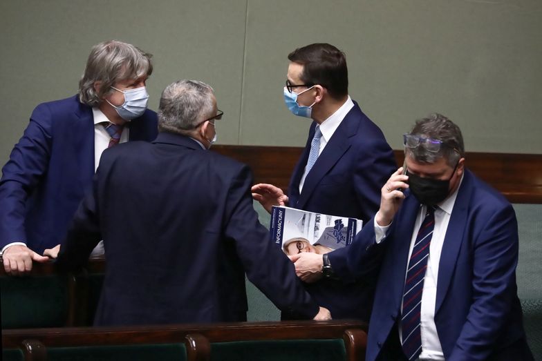 Posłowie łatali Polski Ład na ostatnią chwilę. Te poprawki przeszły