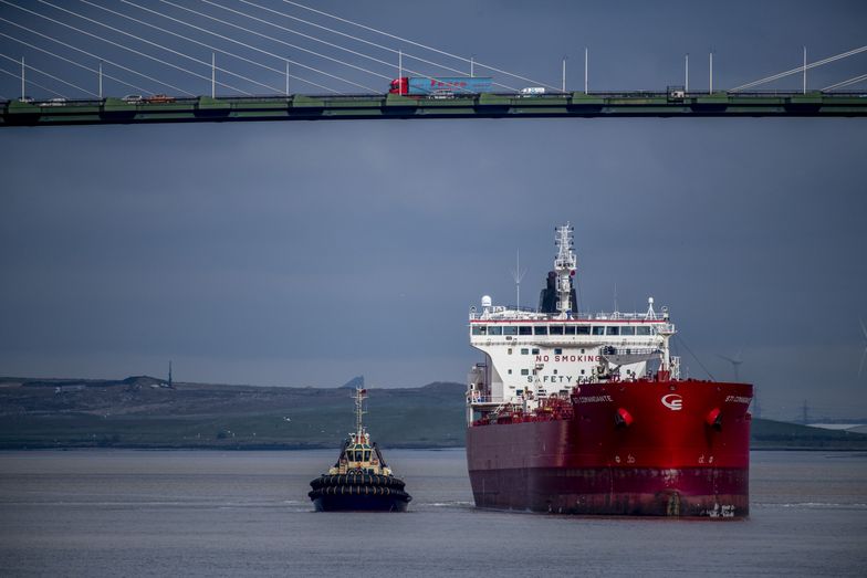 Rosja po cichu buduje "flotę cieni", by ominąć nowe embargo na ropę