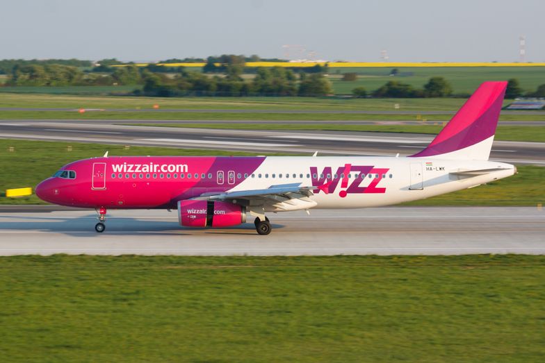 Wizz Air zawiesza trasy z Polski przez to, że się nie szczepimy. "Jaki jest sens latania?"