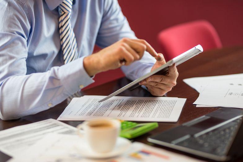 Przejście z UoP na B2B kiedy warto przejść na B2B? Money.pl