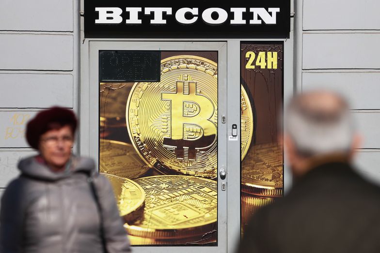Bitcoin i kryptowaluty z olbrzymimi spadkami. Ogromny kłopot dla spekulantów