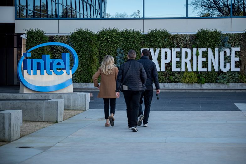 Intel obniża wynagrodzenia menedżerów. Obetną im czwartą część pensji