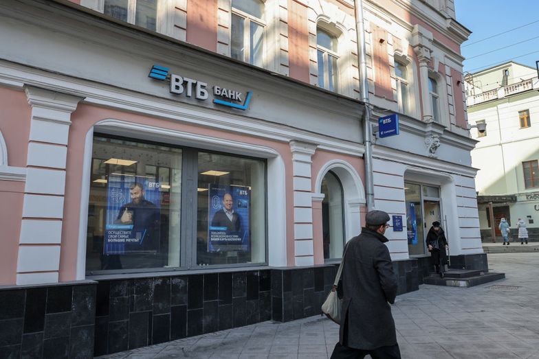 Banki w Rosji będą znikać. Tej liczby Putin nie może bagatelizować