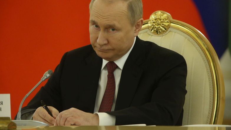 Putin podpisał dekret odwetowy. Dotyczy przemysłu paliwowo-energetycznego