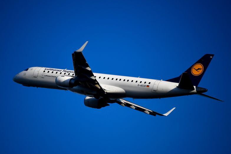 Lufthansa zalicza olbrzymie straty. "Nadzieja przyjdzie razem z latem"