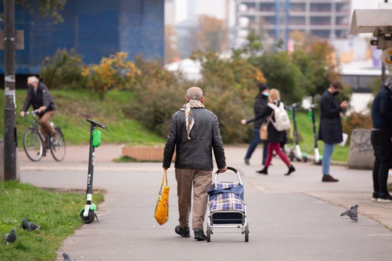 Polacy boją się ubóstwa na emeryturze. Nie wierzą w godne świadczenia