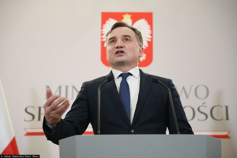 Solidarna Polska chce obniżenia polskiej składki do UE? Ma to zrobić ustawą