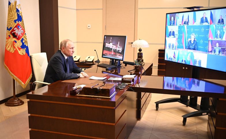 Putin opuścił informacyjną żelazną kurtynę. Ale przegrywa ze słodkimi kotkami i VPN