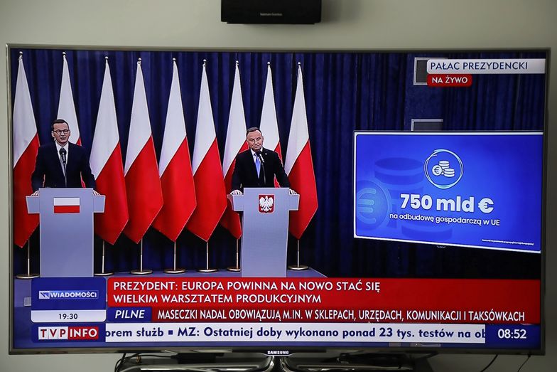 63 mld euro dla Polski. Rząd chwali się sukcesem. "Przecież żadnych negocjacji nie było"