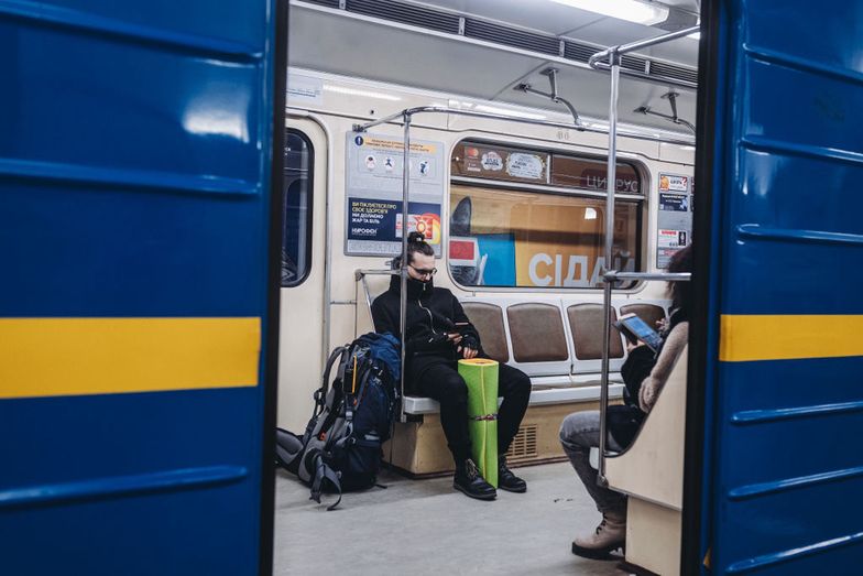 Warszawa przekaże Ukrainie dziesięć starszych składów metra