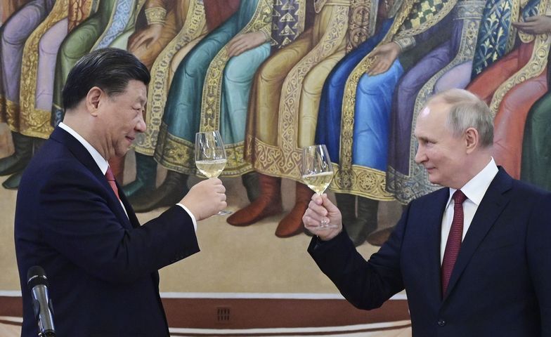 Rosja gotowa przejść na rozliczenia w juanach. "To nie kupi jej zwycięstwa"