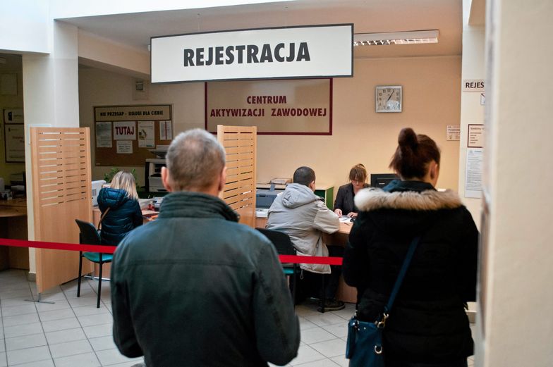 Bezrobocie w Polsce wciąż się kurczy. GUS pokazuje liczby