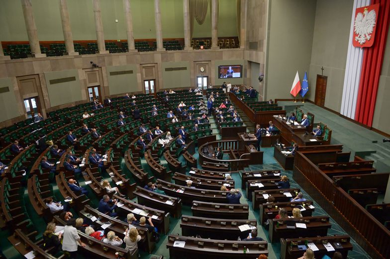 Sejm zgodził się z tym, by Fundusz COViD przysługiwał przedsiębiorcom na dłużej.