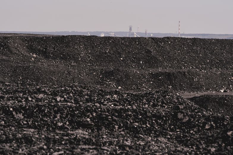 Polacy robią zapasy węgla. JSW planuje sprzedaż na dwie zmiany. "Chcemy pomóc"