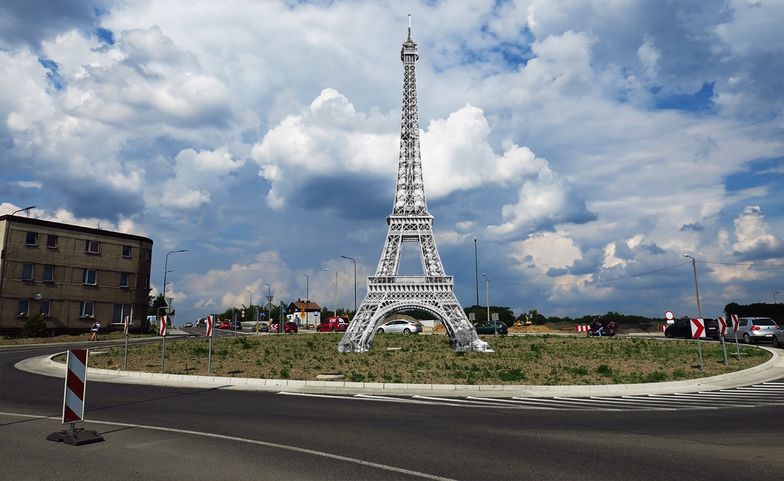 Wieża Eiffla na rondzie w Rybniku. Pojawi się w dzielnicy nazywanej "Paryżem"