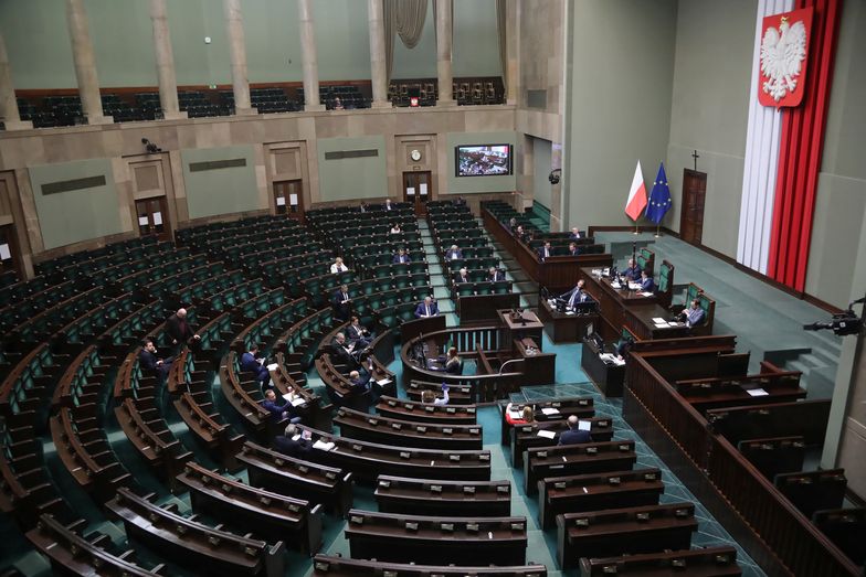 Sejm zajmie się podatkiem od cukru. Z ustawy zniknęły niektóre produkty