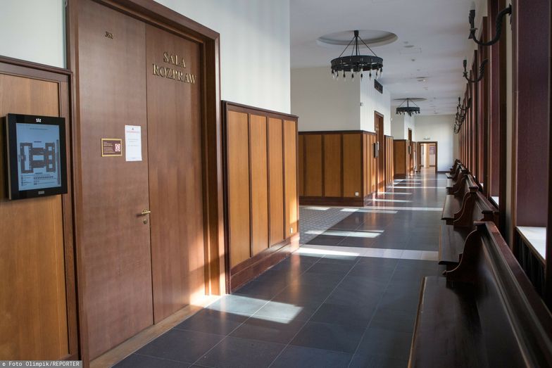 Pozwała sąd do sądu. Poszło o dyscyplinarkę za urlop wypoczynkowy