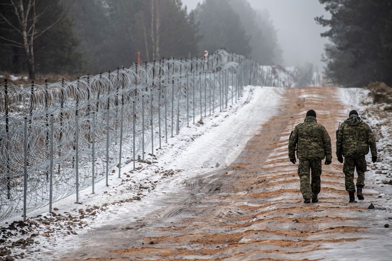 Rząd chce zapory na granicy z Białorusią. Mają ją zbudować dwie firmy
