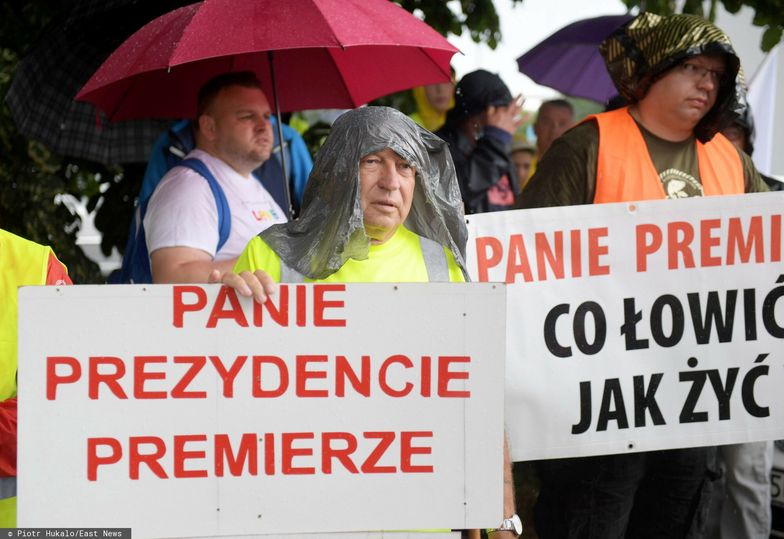 Blokada Drogi Na Hel. Rybacy Skończyli Protest - Money.pl