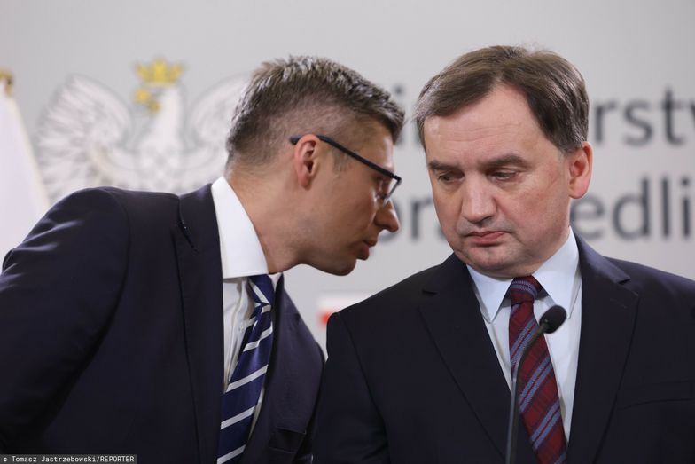 Ograniczenia w obrocie gotówką. Suwerenna Polska: banknotu można dotknąć