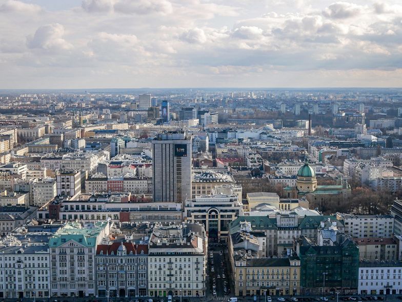 Jak szacuje Komitet Obrony Praw Lokatorów, nieruchomości, które władze miasta mogą zwrócić spadkobiercom wraz z lokatorami, w samej tylko Warszawie pozostało jeszcze ok. 4 tysięcy