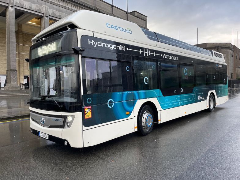 Pierwszy w Europie autobus Toyoty na wodór. Czy taka jest przyszłość transportu miejskiego?