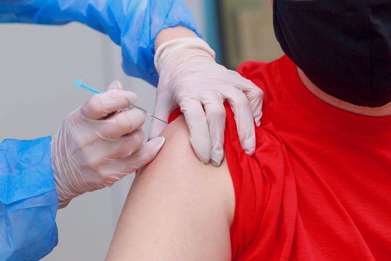 Polska pośrednikiem w odsprzedaży szczepionek na COVID-19. Trafią do sześciu państw. Jest umowa