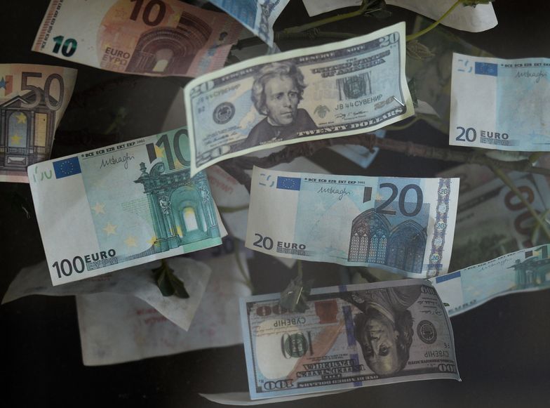 Kursy walut NBP 06.05.2020 Środowy kurs euro, funta, dolara i franka szwajcarskiego 