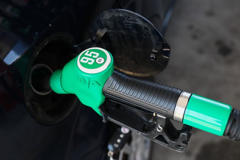 Ceny paliw wyraźnie spadają. Wakacyjne wyjazdy będą tańsze