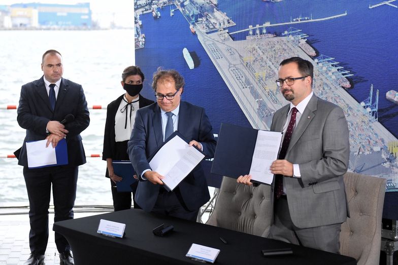 Podpisano umowę w sprawie współpracy CPK i Portu Gdynia.