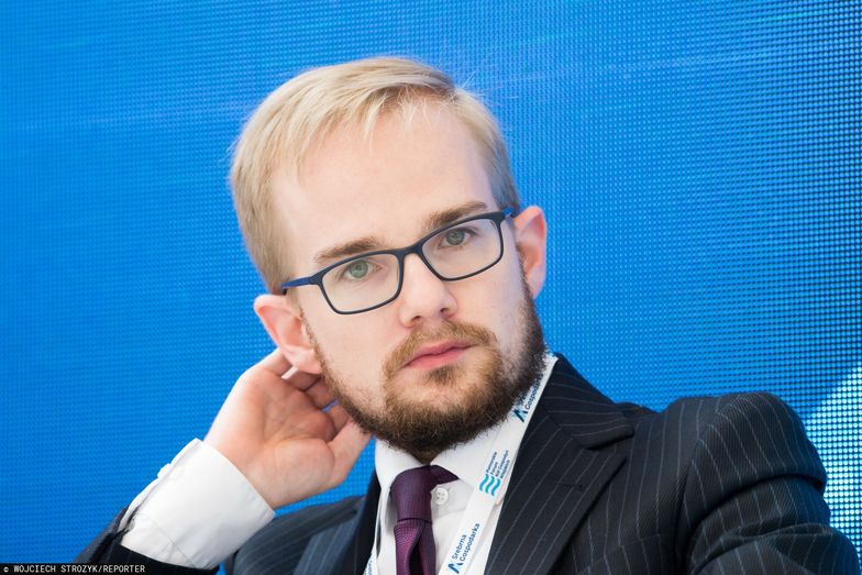 Wiceminister Piotr Patkowski ma nieformalny zakaz wypowiadania się dla "nieswoich" mediów