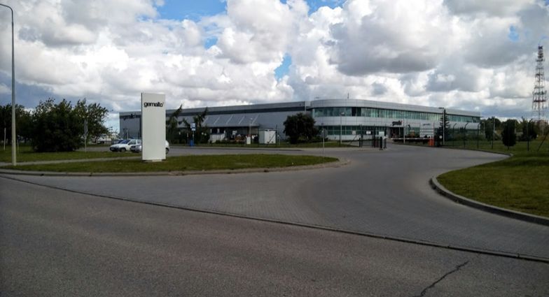 Tczewska fabryka gdzie drukowane sa nowe paszporty dla Brytyjczyków. 