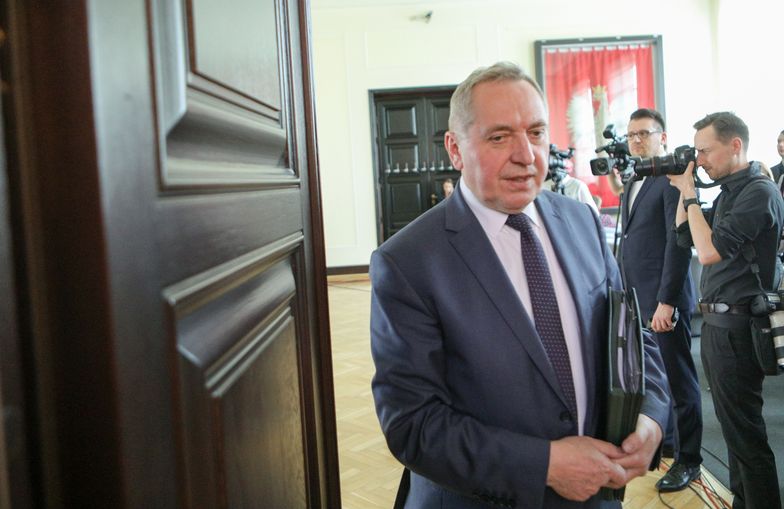 Henryk Kowalczyk tłumaczy, że wycinka w puszczy jest konieczna.