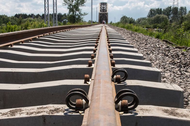 Budowa Rail Baltica. Polsko-chińskie konsorcjum zdobyło najwięcej punktów, jednak oferta znacznie przekracza budżet
