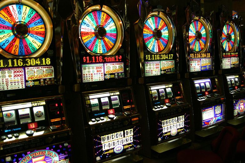 Totalizator sportowy ma monopol na gry na automatach poza kasynami