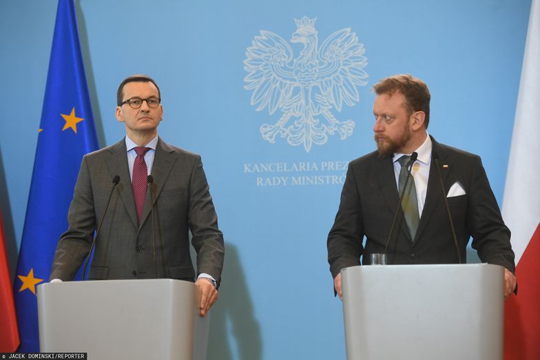 Premier Mateusz Morawiecki i minister zdrowia Lukasz Szumowski