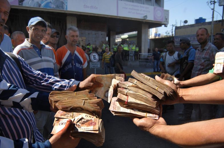 W lutym inflacja w Wenezueli sięgnęła 53,5 proc. Pieniądze stały się praktycznie bezwartościowe.